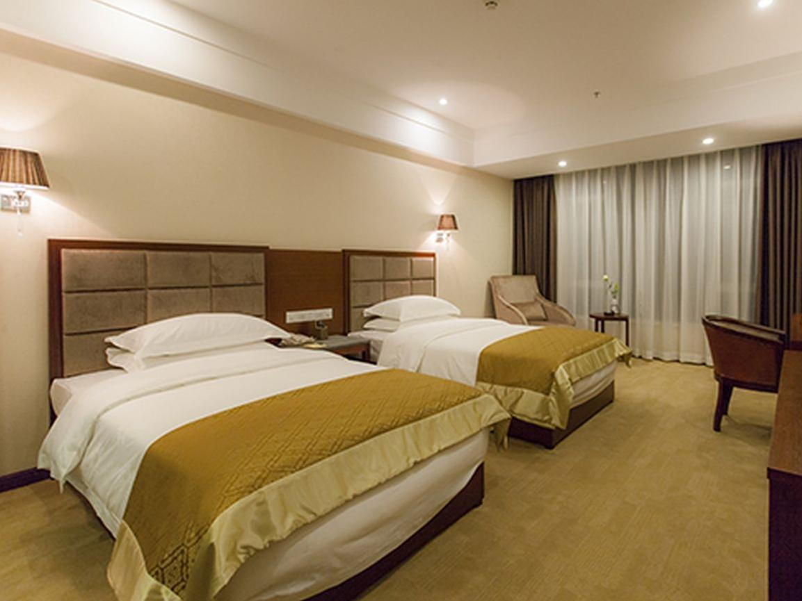 Golden Palm Hotel Zhuhai Exterior photo