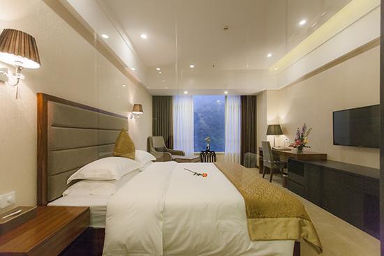Golden Palm Hotel Zhuhai Exterior photo