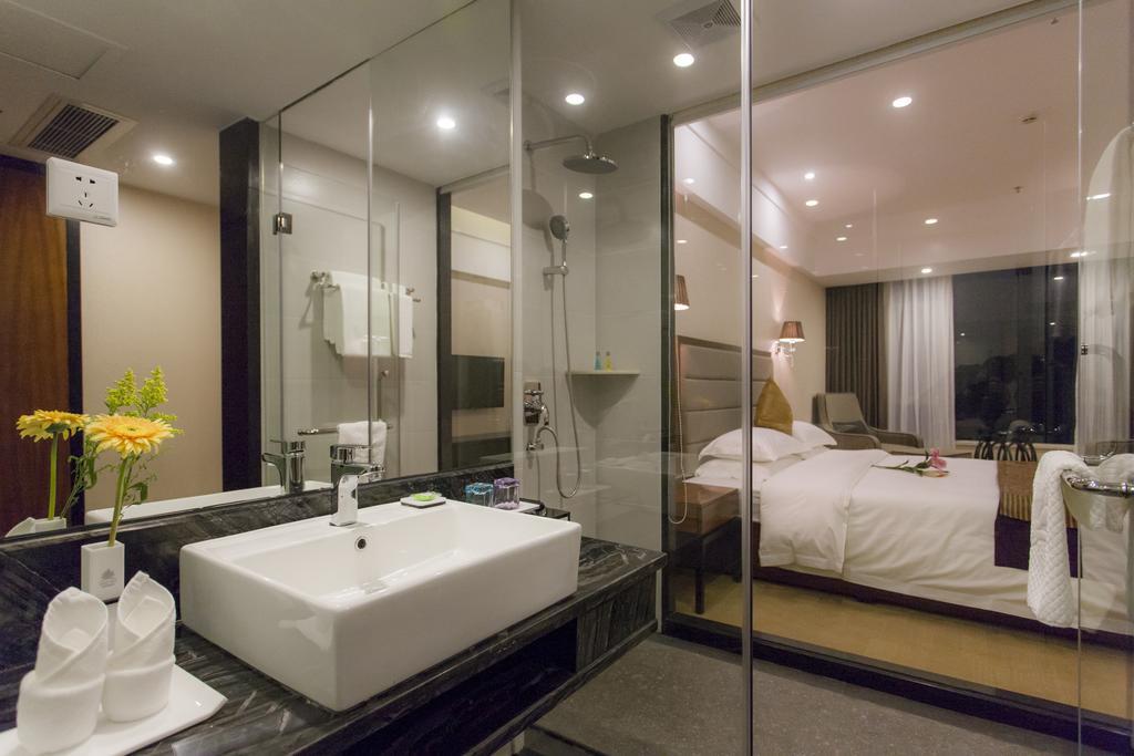 Golden Palm Hotel Zhuhai Exterior photo