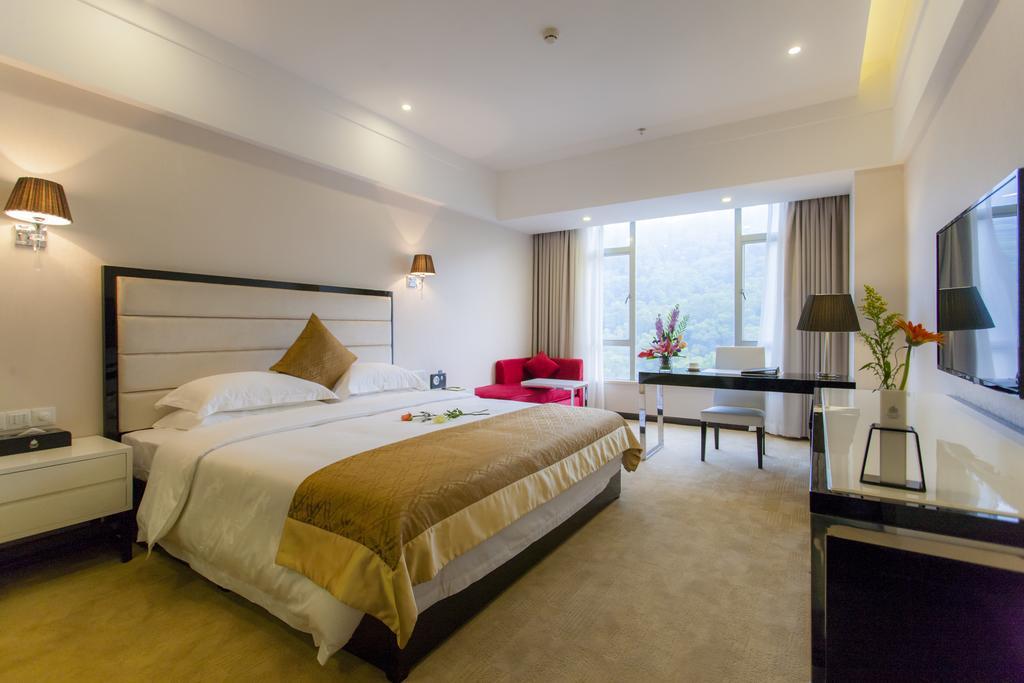 Golden Palm Hotel Zhuhai Exterior photo