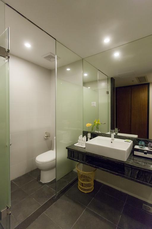 Golden Palm Hotel Zhuhai Exterior photo
