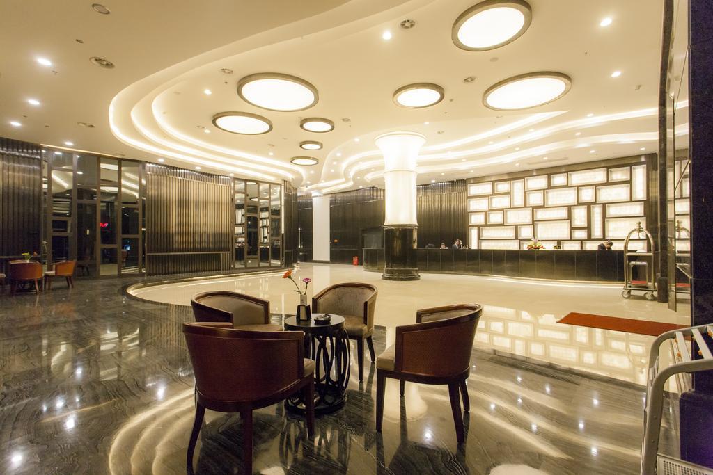 Golden Palm Hotel Zhuhai Exterior photo