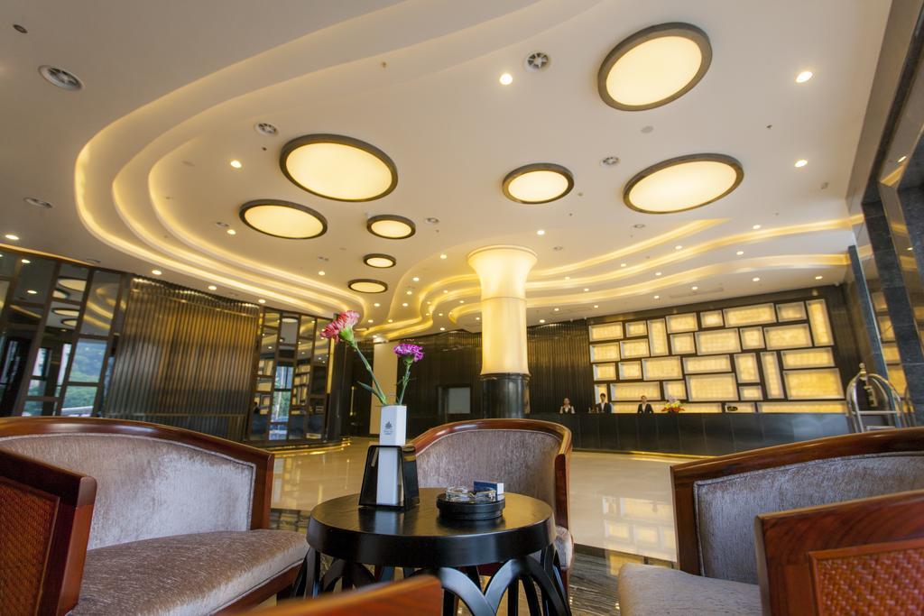 Golden Palm Hotel Zhuhai Exterior photo