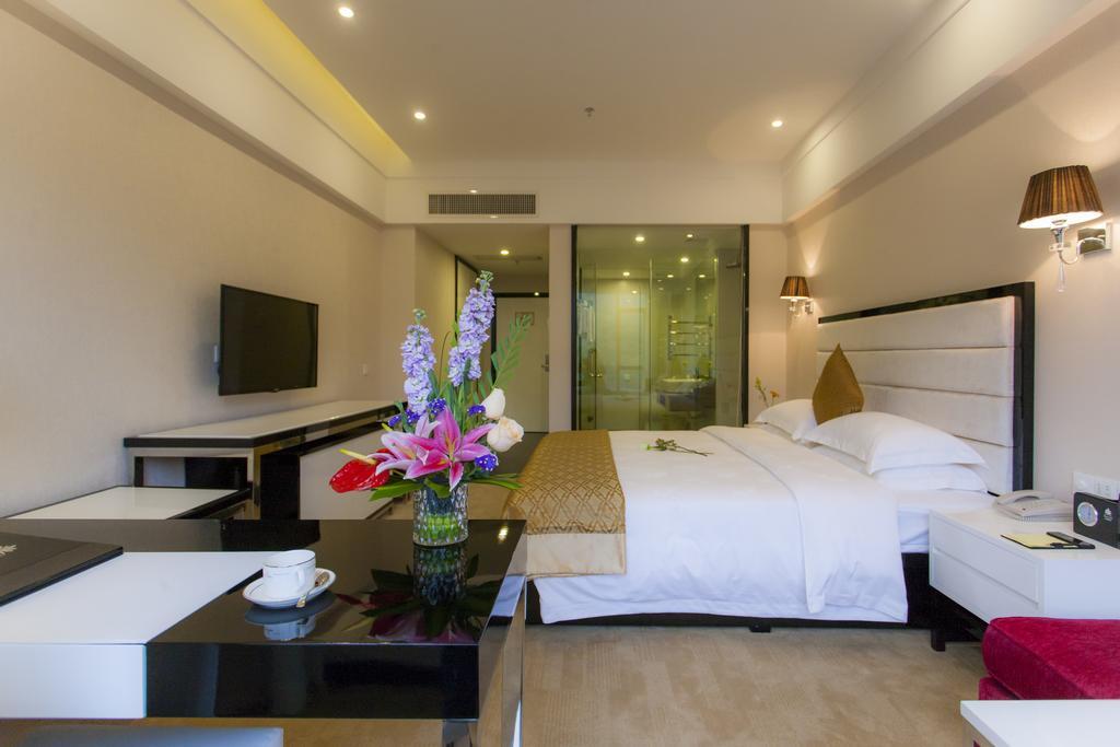 Golden Palm Hotel Zhuhai Exterior photo