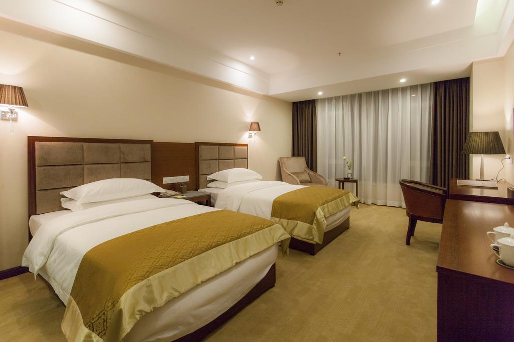 Golden Palm Hotel Zhuhai Exterior photo